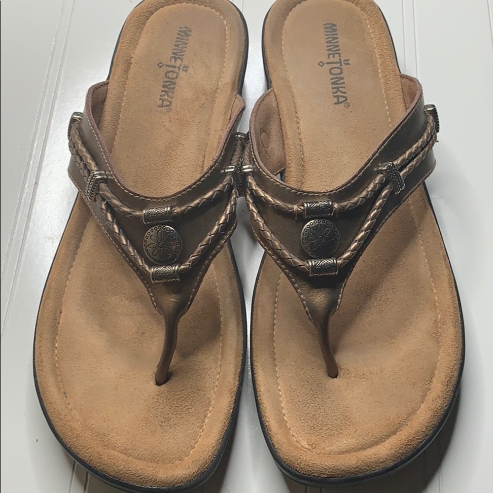Minnetonka Bronze Thong Sandal w/ silver a…